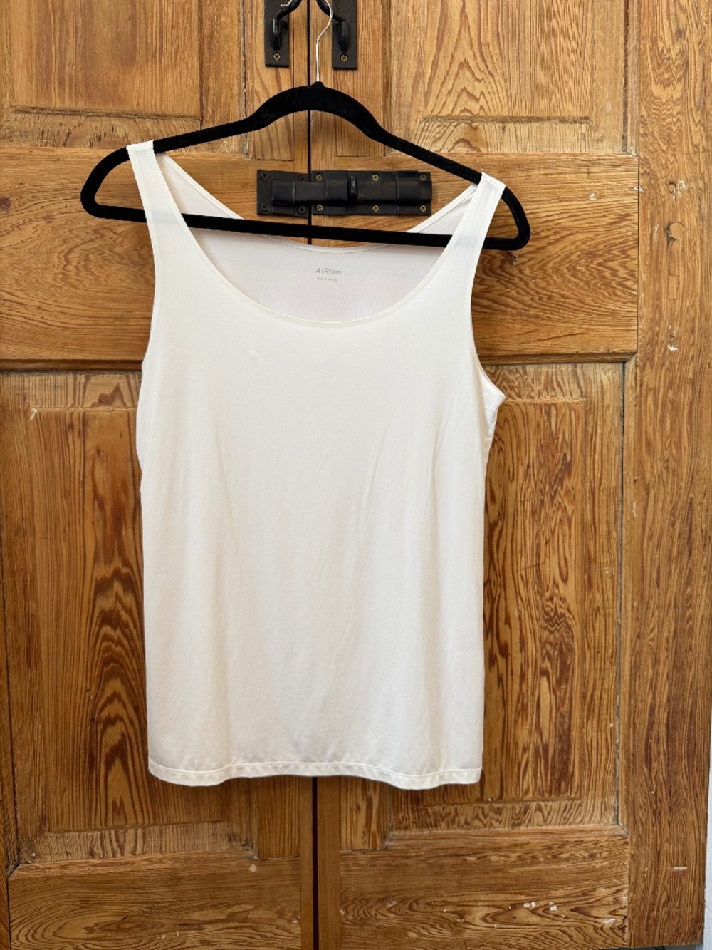 Uniqlo AIRism Sleeveless Top - White, Large